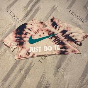 Womens (L) Custom Nike Tie-Die CropTop